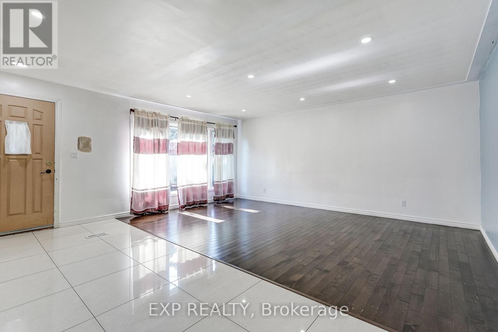 Residential in Hamilton (Buchanan) 3