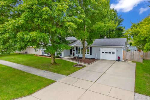 1234 Wisconsin Ave, Marysville, MI, 48040-1442 | Card Image
