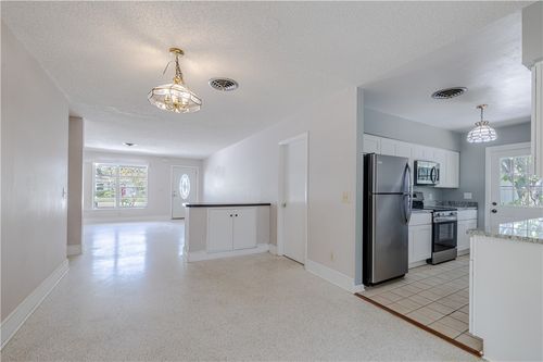 1936 5th Ave, Vero Beach, FL, 32960-5424 | Card Image