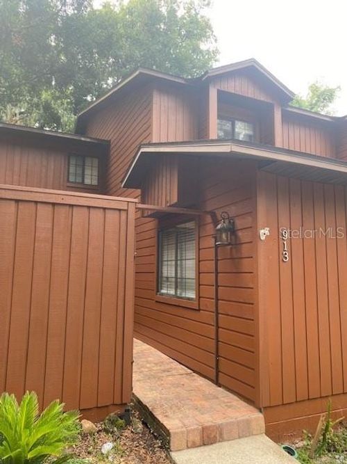 913 57th Dr, GAINESVILLE, FL, 32607-3861 | Card Image