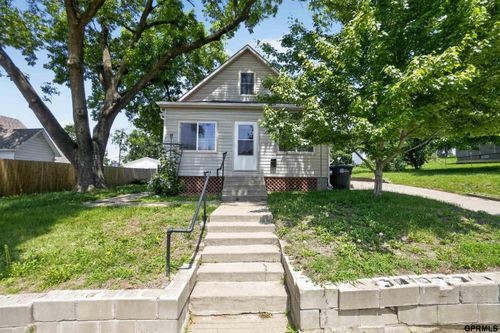 1614 Drexel St, Omaha, NE, 68107-4372 | Card Image