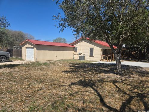 407 Starcke St, Sandia, TX, 78383-2331 | Card Image