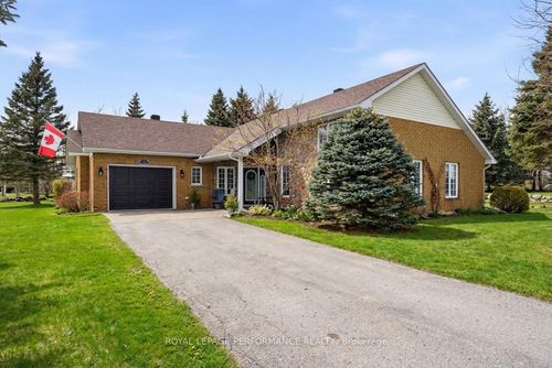 2 Barry St, Long Sault, ON, K0C1P0 | Card Image