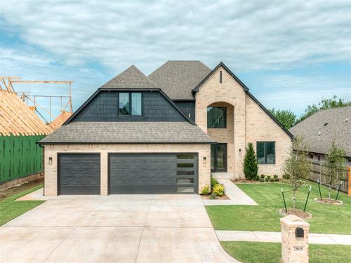 2805 Deer Valley Ln, Yukon, OK, 73099-3403 | Card Image
