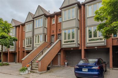 605 - 895 Maple Ave, Townhouse with 2 bedrooms, 1 bathrooms and 2 parking in Burlington ON | Image 2