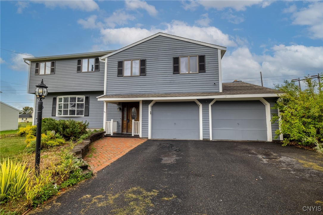 Liffey Ln, Liverpool, NY 13088