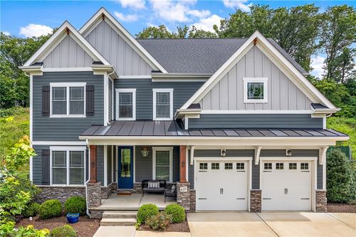 637 Chilliwack Ln, Mars, PA, 16046-4071 | Card Image