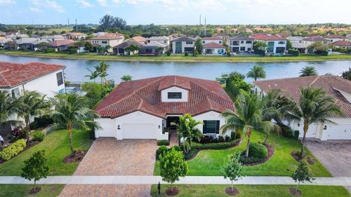 8212 Grand Prix Ln, Boynton Beach, FL, 33472-2784 | Card Image