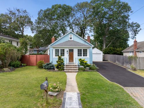 50 Denton St, Patchogue, NY, 11772-1602 | Card Image