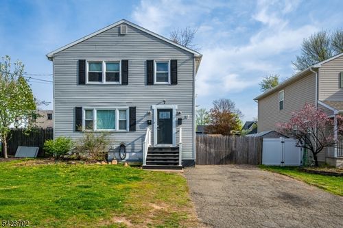7 Myrtle Ave, Metuchen, NJ, 08840-2717 | Card Image