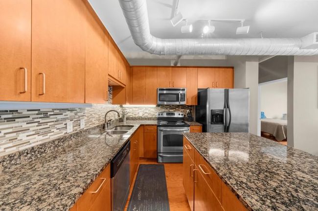 UNIT-1608 - 5300 Peachtree Rd, Condo with 2 bedrooms, 2 bathrooms and 2 parking in Chamblee GA | Image 6