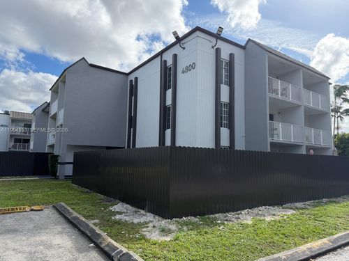 apt-102-4800 Nw 79th Ave, Doral, FL, 33166-5411 | Card Image