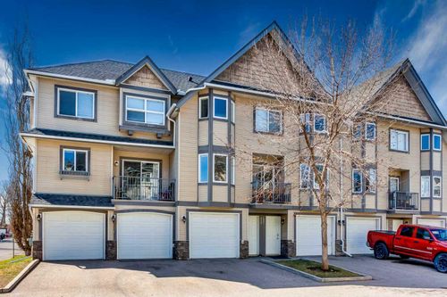 120 Cedarwood Lane Sw, Calgary, AB, T2W6J3 | Card Image