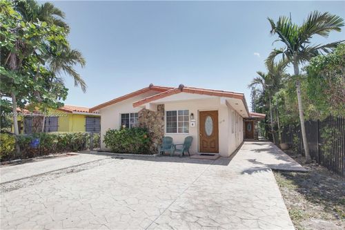 a-3500 Sw 26th St, Miami, FL, 33133-2009 | Card Image
