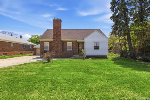 8238 Fisher Ave, Warren, MI, 48089-2922 | Card Image