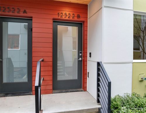 b-12522 15th Ave Ne, Seattle, WA, 98125-4020 | Card Image
