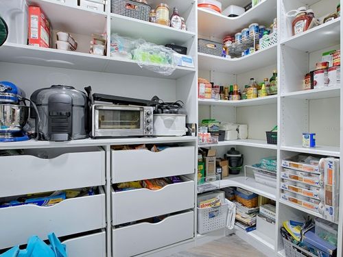 111 Cardinal Ln, Eustis, FL, 32726-6924 | Card Image