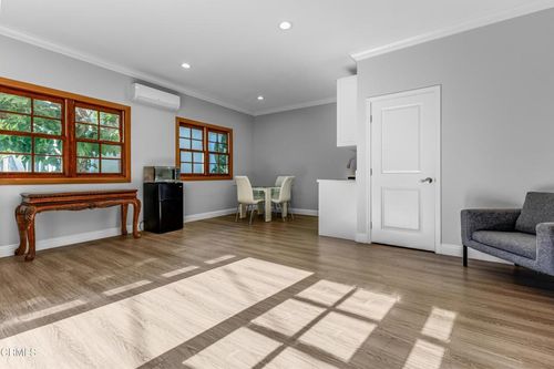 a-1115 S Wilton Pl, Los Angeles, CA, 90019-3541 | Card Image