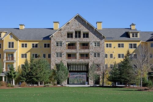 368/370 Qtr. I V Jackson Gore Inn, Ludlow, VT, 05149 | Card Image