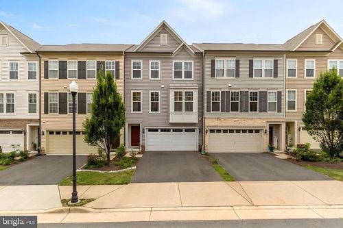 8141 Honey Bee Way, MANASSAS, VA, 20111 | Card Image