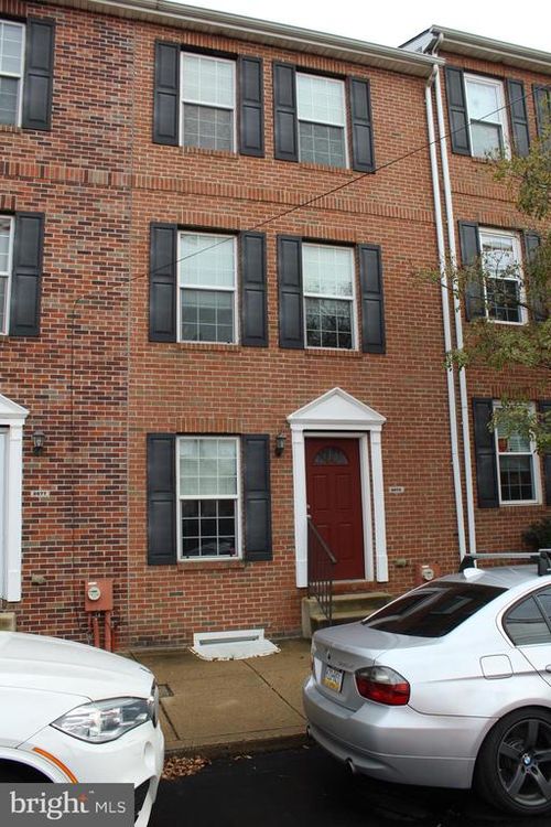 2675 Edgemont St, PHILADELPHIA, PA, 19125-3828 | Card Image