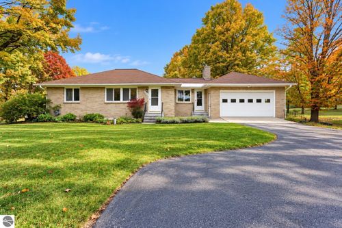 8730 N Long Lake Rd, Traverse City, MI, 49685-9619 | Card Image