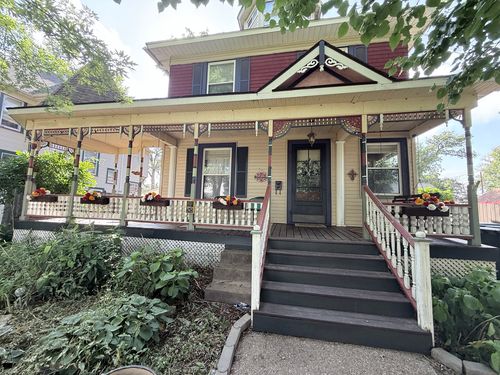 32 Oak Ln, Davenport, IA, 52803-3124 | Card Image