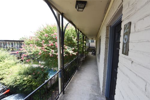 apt-201-1202 Newning Ave, Austin, TX, 78704-1845 | Card Image