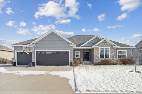 380 Ascot Ln, Robins, IA, 52328-9518 | Card Image