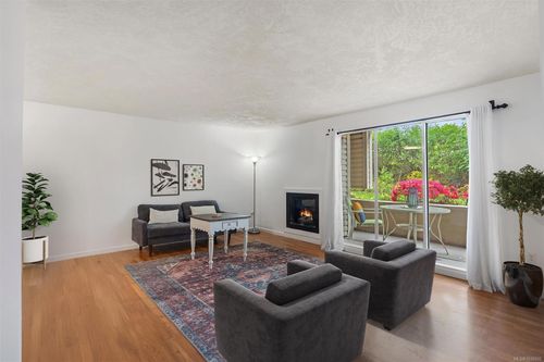 105-1055 Hillside Ave, Victoria, BC, V8T2A4 | Card Image