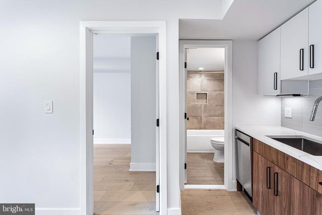 APT-4 - 845 19 Th St Ne, Condo with 2 bedrooms, 1 bathrooms and null parking in WASHINGTON DC | Image 7