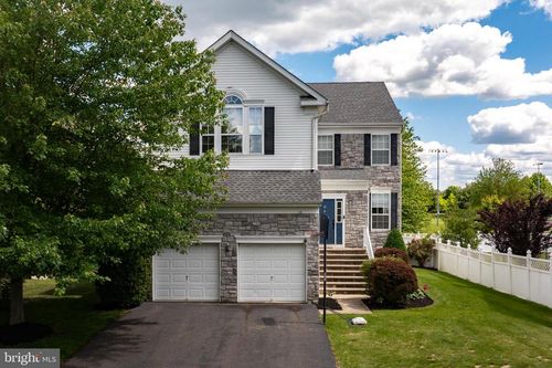 10 Jasper Dr, Columbus, NJ, 08022-2326 | Card Image