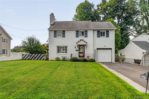 24 Quintard Dr, Port Chester, NY, 10573-2340 | Card Image