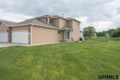 7739 Phares Dr, Lincoln, NE, 68516-6759 | Card Image