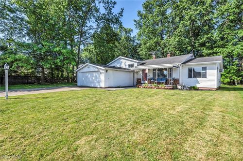 872 Deborah Dr, Willowick, OH, 44095-4317 | Card Image