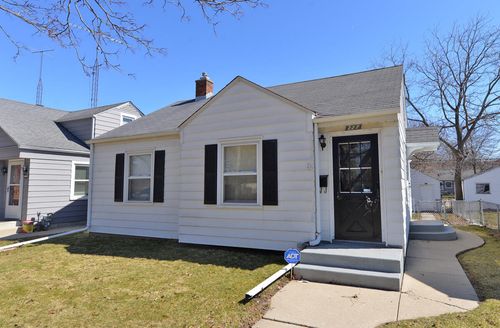 227 Wickham Blvd, RACINE, WI, 53405-1864 | Card Image