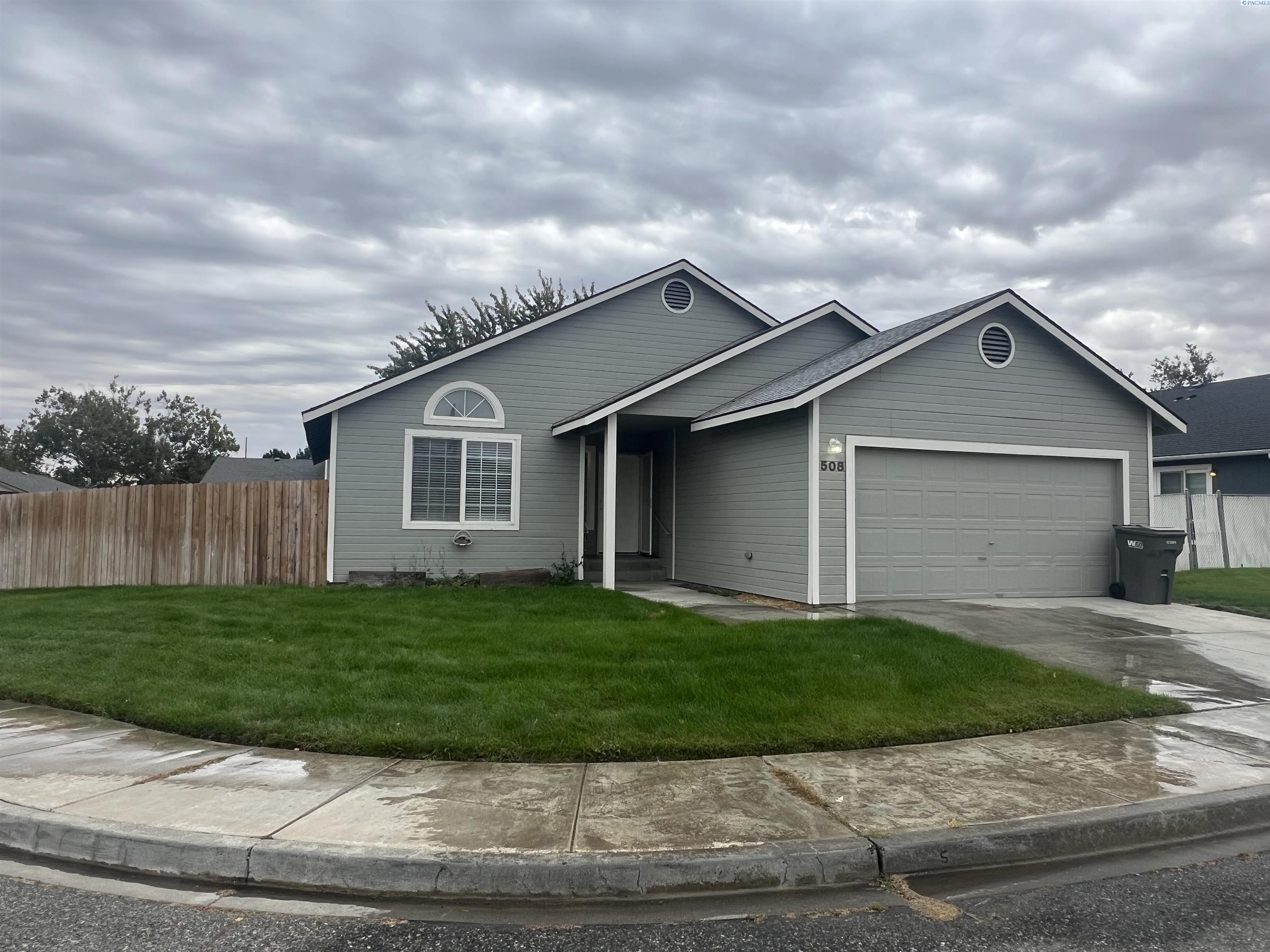 Quillan Ct, Kennewick, WA 99336
