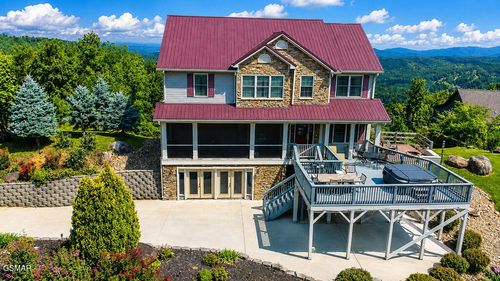 706 Chestnut Drive, Gatlinburg, TN, 37738 | Card Image