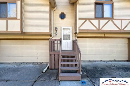 307 E 17th Ave, Bellevue, NE, 68005-3464 | Card Image