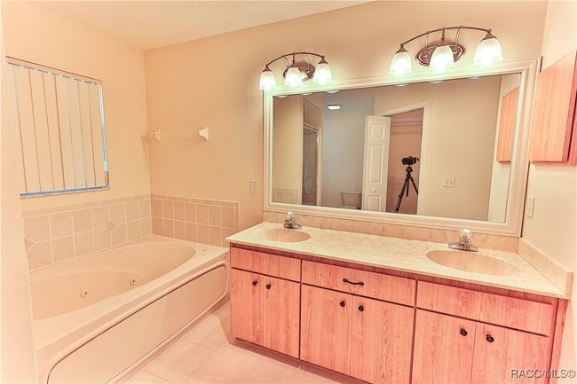 8087 E Decatur Ct, House other with 3 bedrooms, 2 bathrooms and 3 parking in Floral City FL | Image 28