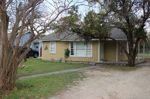 4013 Shelby Ave, Beverly Hills, TX, 76711-1451 | Card Image