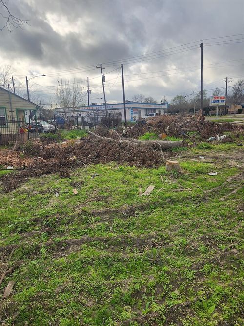 1068 Granville Dr, Houston, TX, 77091-2138 | Card Image