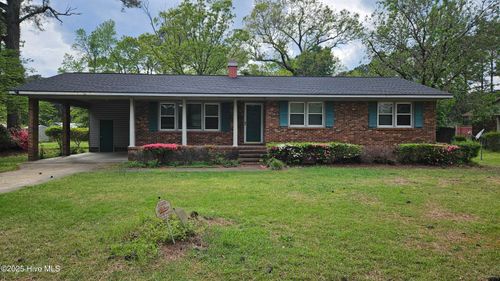 809 N Broad St, Roseboro, NC, 28382-8722 | Card Image