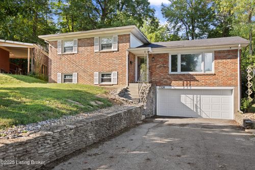 7320 Supremus Dr, Louisville, KY, 40214-4042 | Card Image