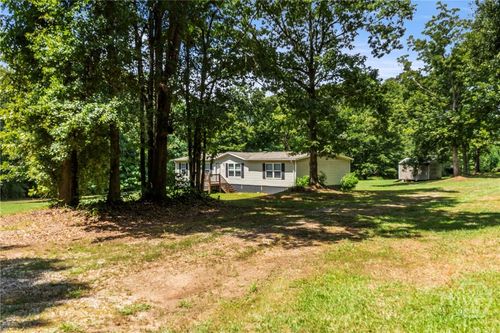 911 Lord Rd, Commerce, GA, 30530-6964 | Card Image