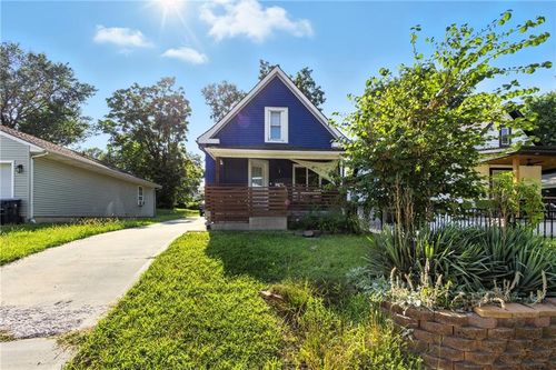 3516 Flora Ave, Kansas City, MO, 64109-2427 | Card Image