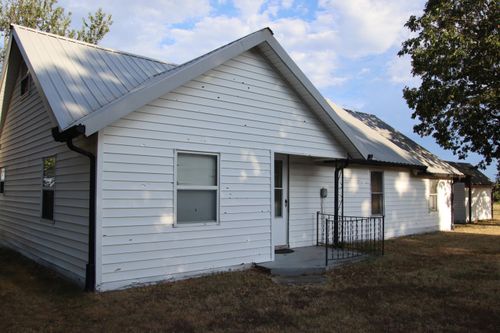 23211 Farm Road 2050, Aurora, MO, 65605-5344 | Card Image