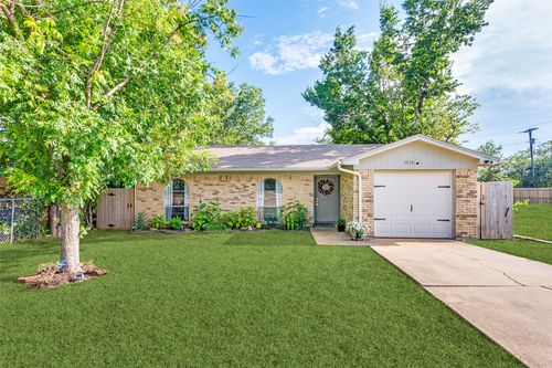 5524 Truman Dr, Fort Worth, TX, 76112-7653 | Card Image