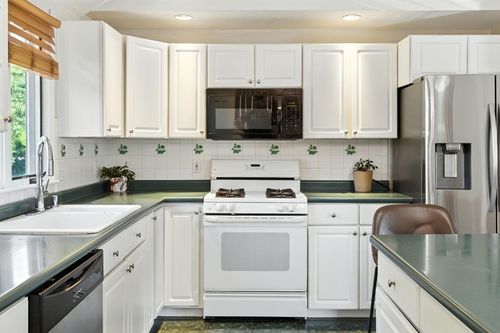 782 Bedford St, Whitman, MA, 02382-1104 | Card Image