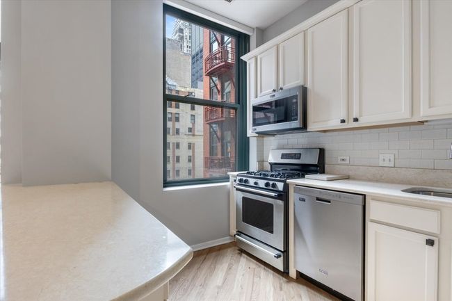 APT-807 - 208 W Washington St, Condo with 2 bedrooms, 2 bathrooms and null parking in CHICAGO IL | Image 5